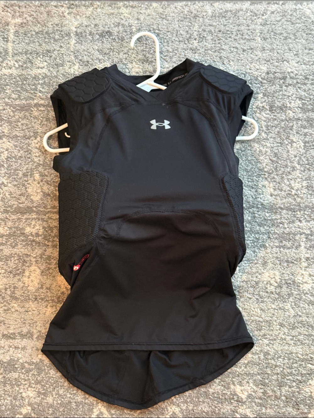 Like New Under Armour Black Medium Padded Training Compression Tank
